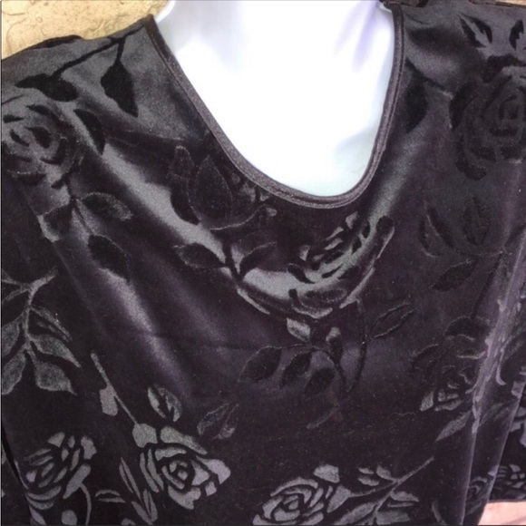 Vintage oversize velour Flower Print Shoulder Pads Oversized
Size Med - Picture 5 of 9